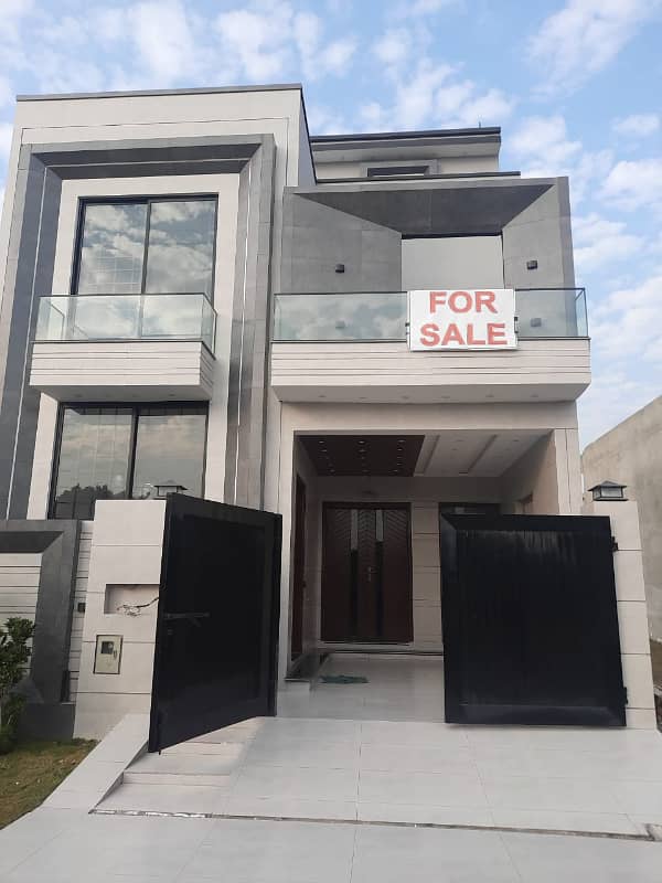 5 Marla Brand New Facing Park House In Khayaban-e-Amin For Sale 0