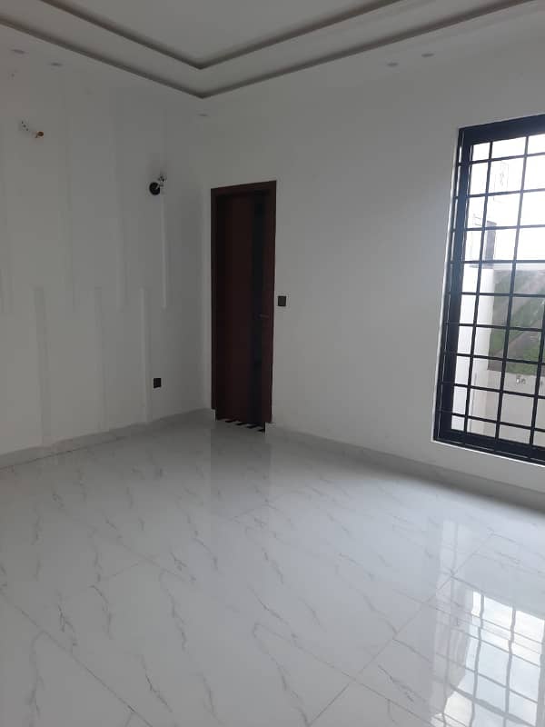 5 Marla Brand New Facing Park House In Khayaban-e-Amin For Sale 15