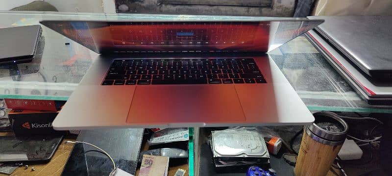 Macbook pro 2017 touch bar 15 inch 7