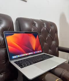 Macbook pro 2017| core i5 |islamabad