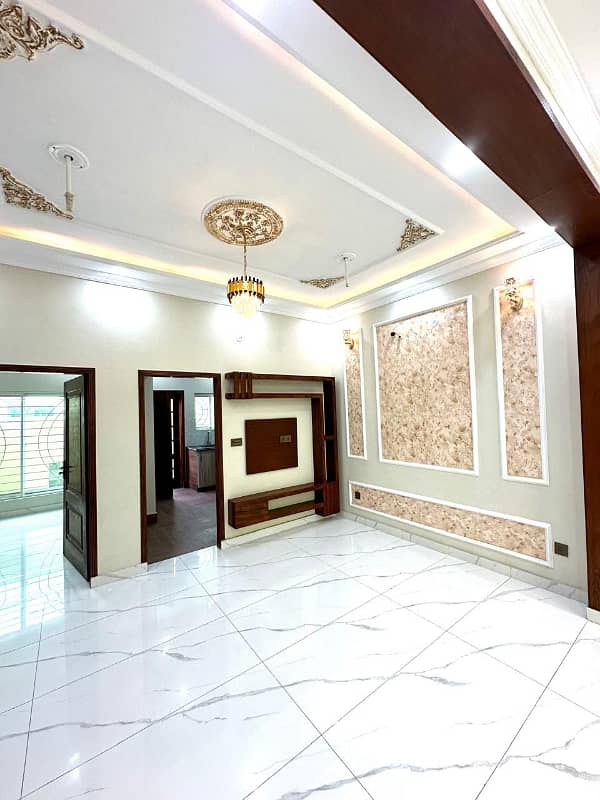 5 Marla Brand New House In Khayaban-e-Amin For Sale 8