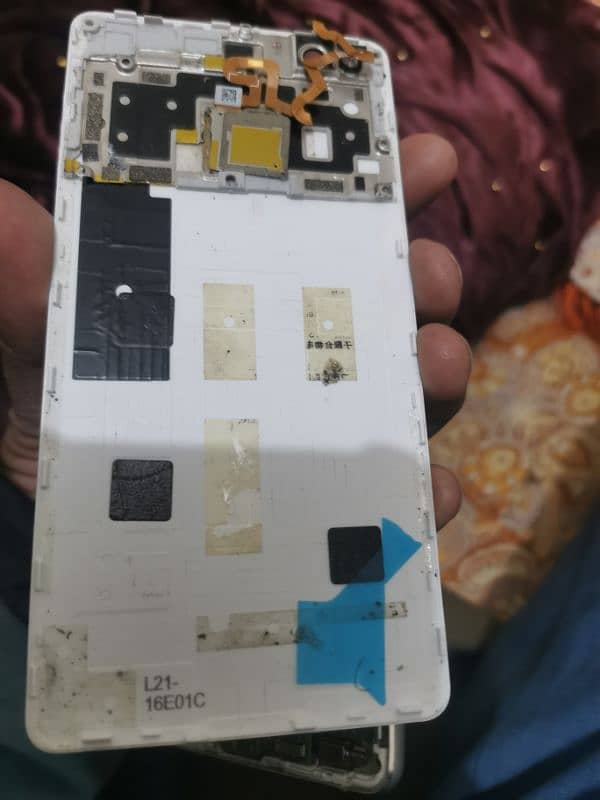 P9 lite Huawei (for parts} 7