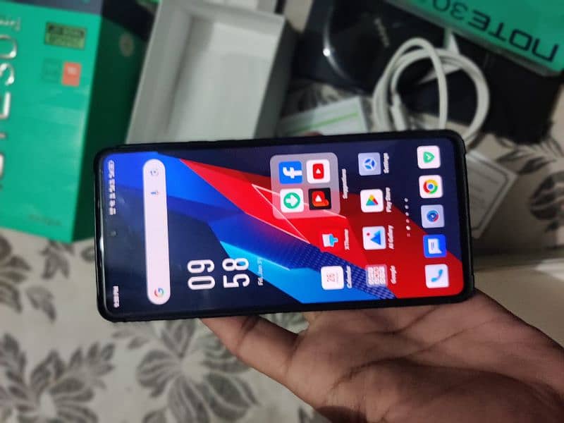 Infinix note 30 pro ha 8+8 256 4