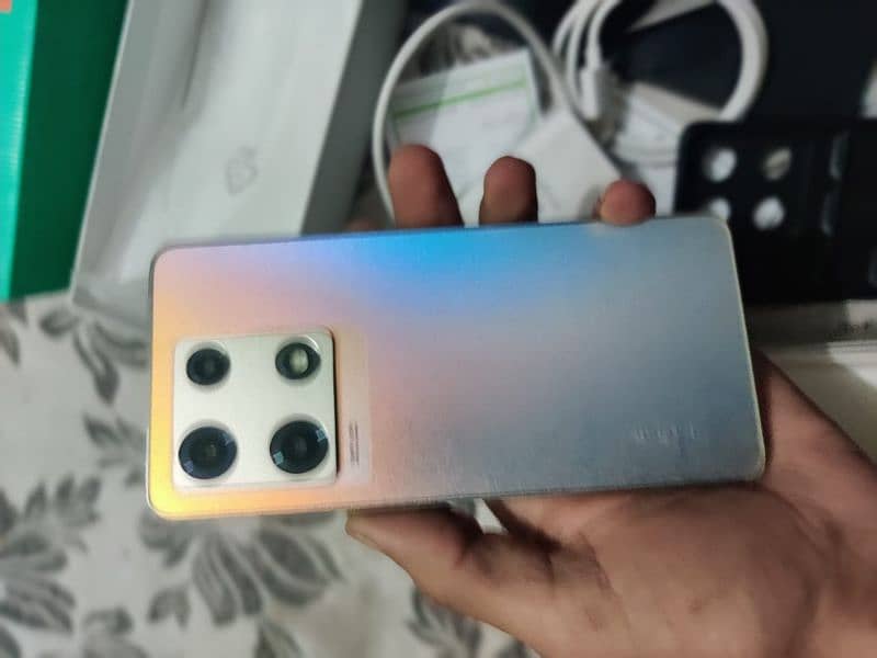 Infinix note 30 pro ha 8+8 256 8