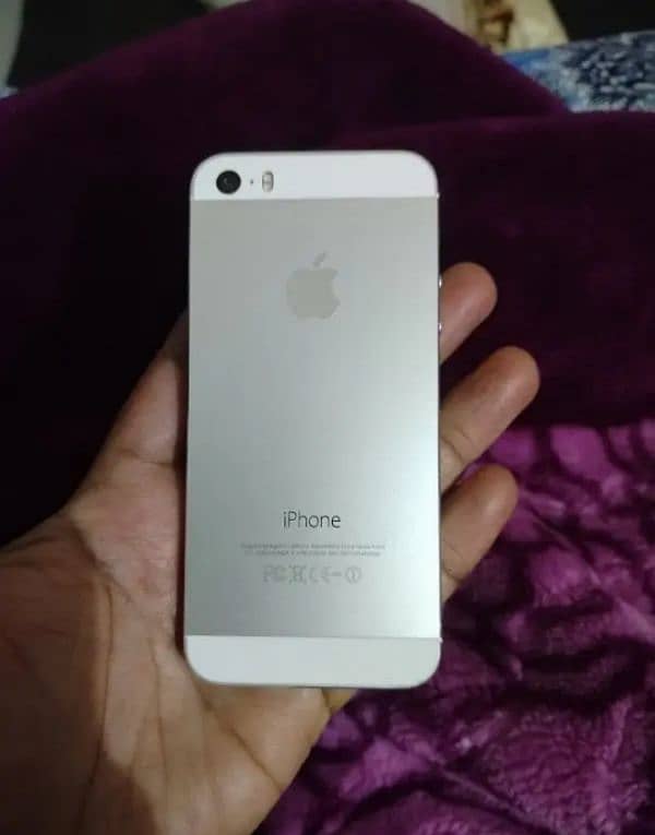 Iphone 5s 64GB full box WhatsApp number 03267483108 0