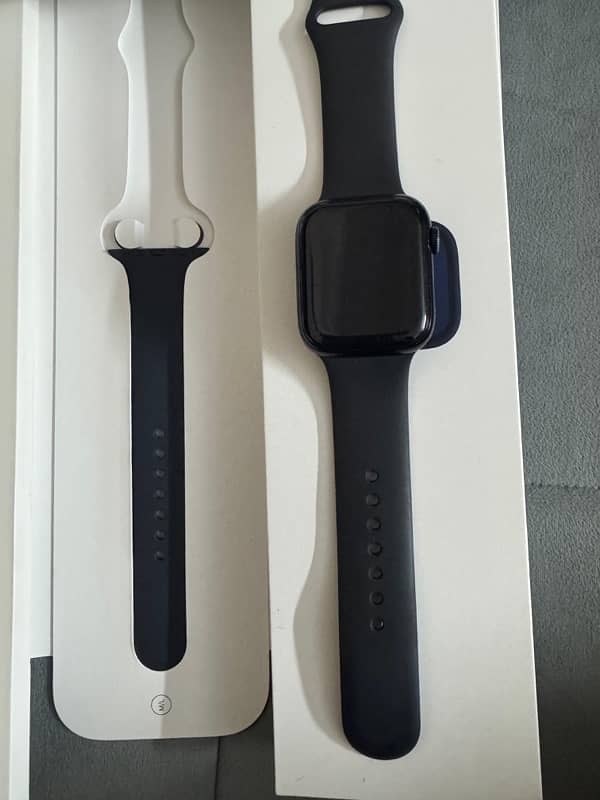 APPLE WATCH SERIES 8 45 MM 1