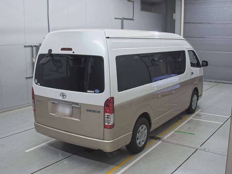 Toyota Hiace 224 Grand Cabin 5