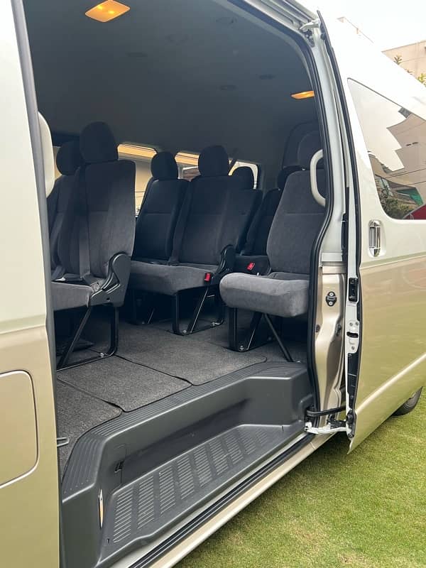 Toyota Hiace 224 Grand Cabin 7