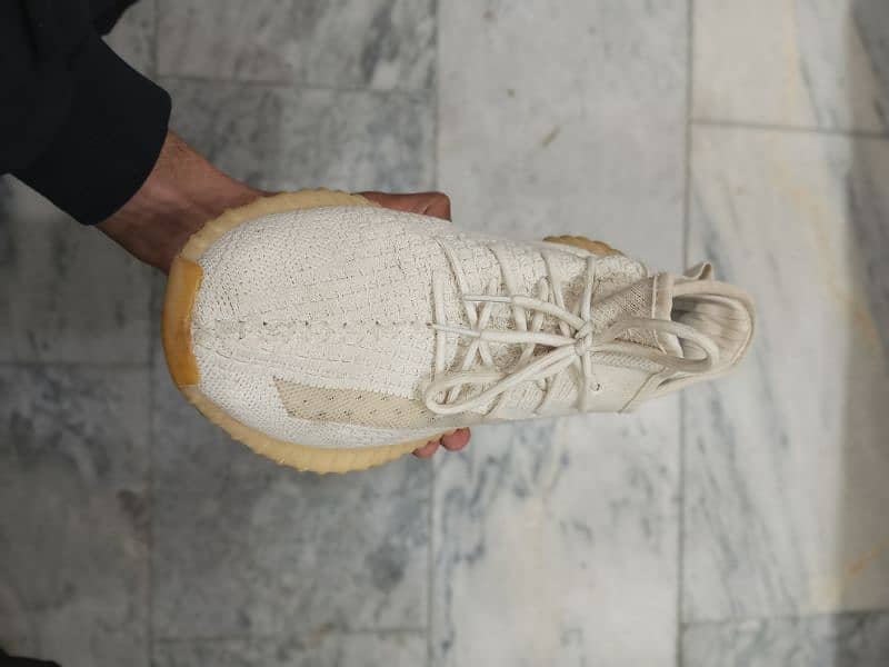 Adidas Yeezy Cream white V2 3