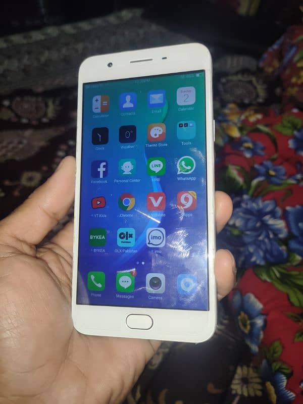 oppo F1s 4/64 mobile sale and exchange possible. 3