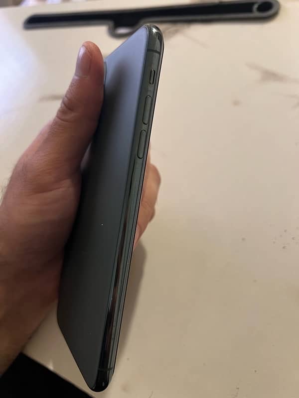 Iphone 11 Pro Max - Non PTA 6