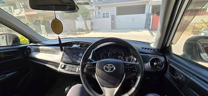 Toyota Corolla Fielder 2018 4