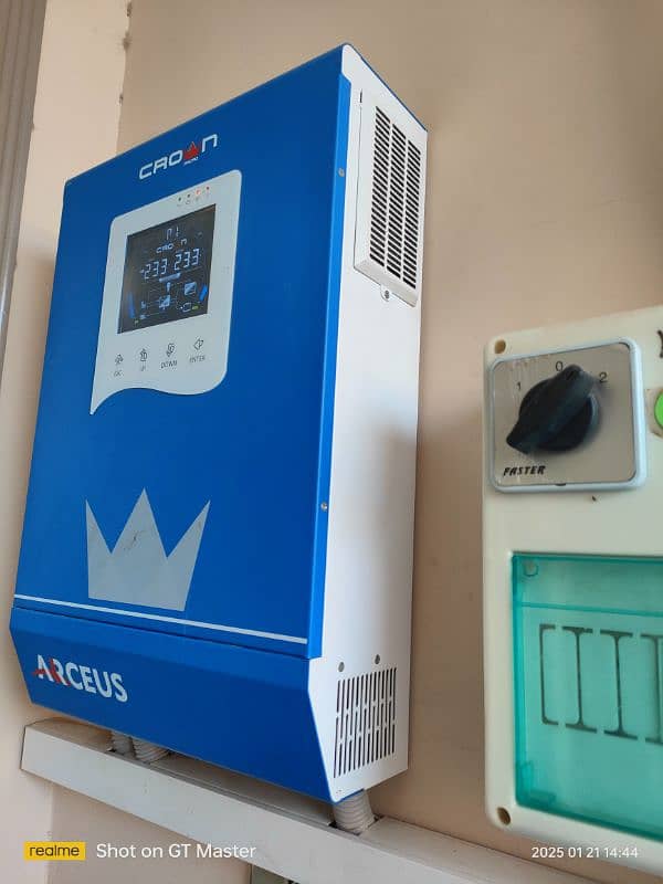 Crown inverter 5kw hybrid 1