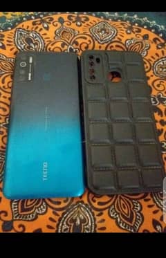 Tecno spark 5 pro glass crack 4 64 with box