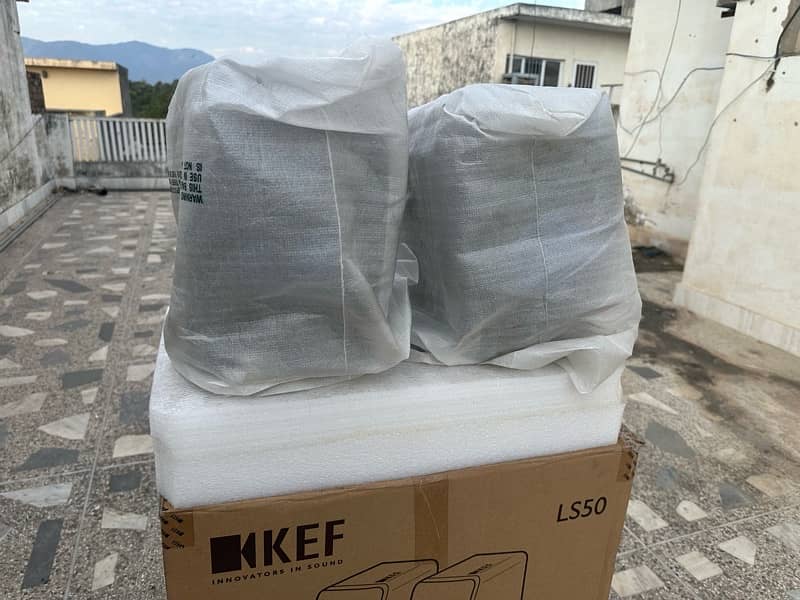 kef ls50 bookshelf speakers 2