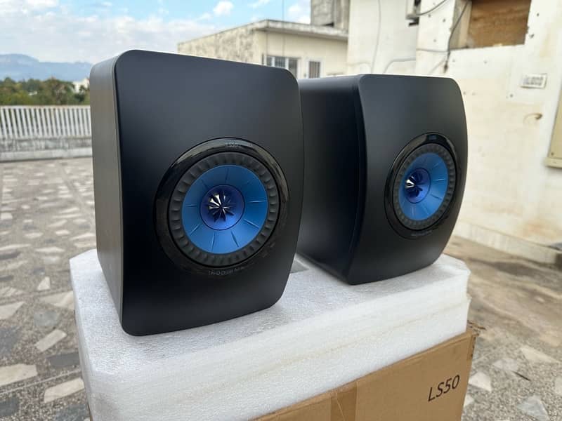 kef ls50 bookshelf speakers 3