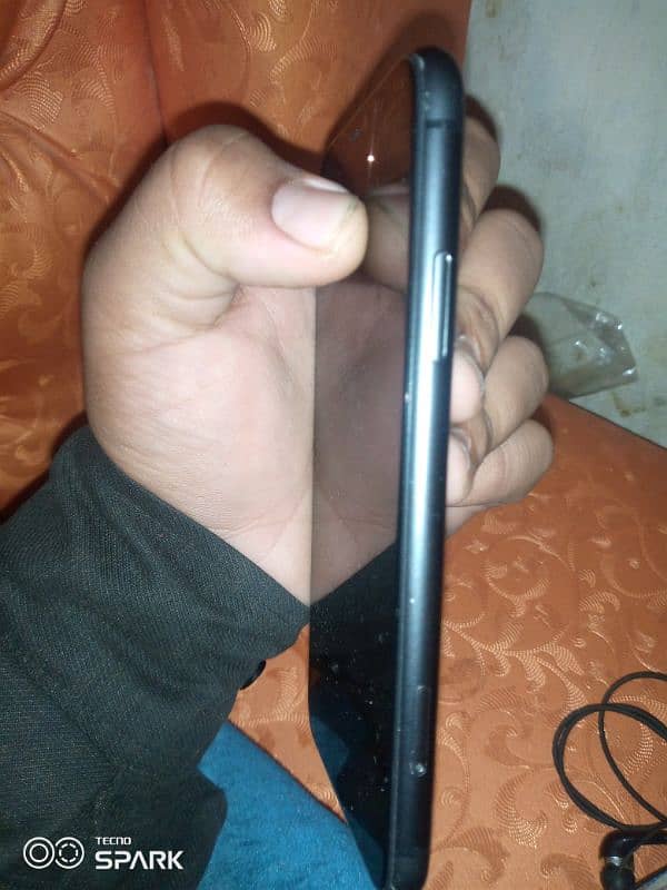 iphone 11.  non pta 7