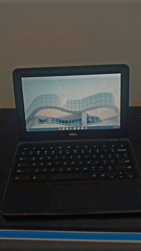 Dell Chromebook 4GB Ram 16 GB SSD 0