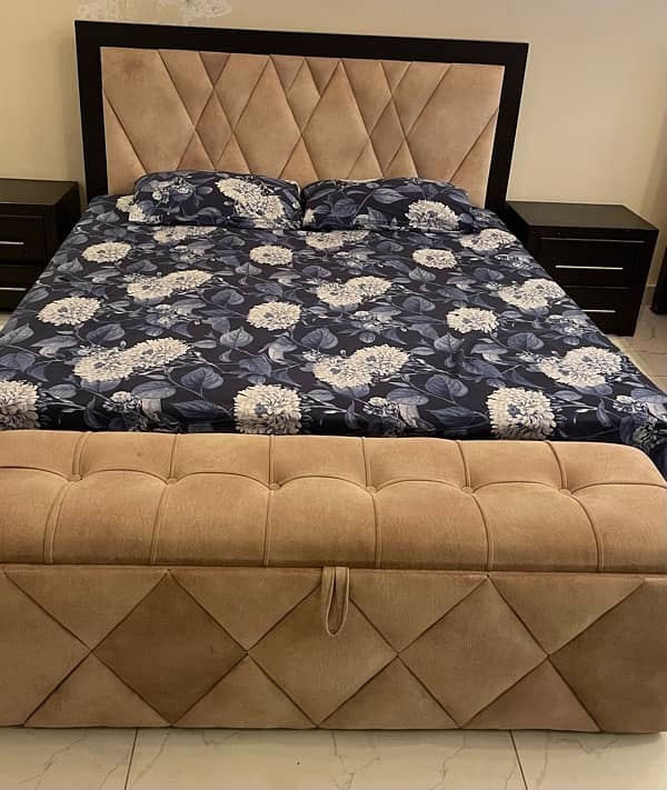 King size bed with side tables and storage bench 1