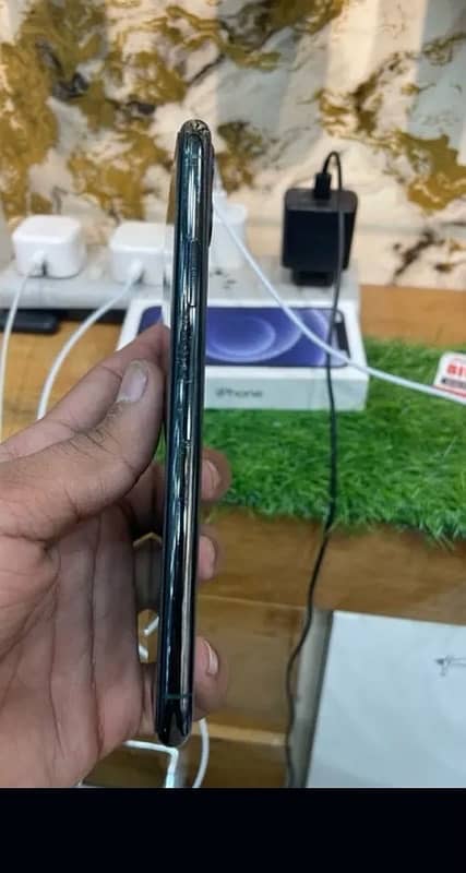 iPhone 11 Pro Max 256 factory waterpack urgent 1