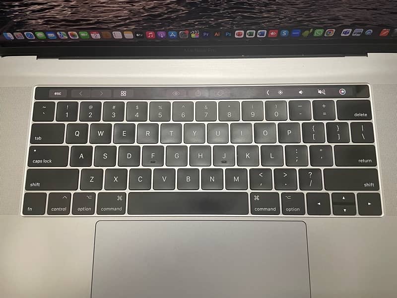 Macbook pro 17 model 15 inches for sale 0