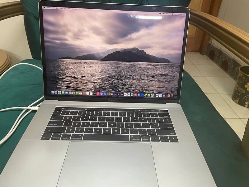 Macbook pro 17 model 15 inches for sale 2