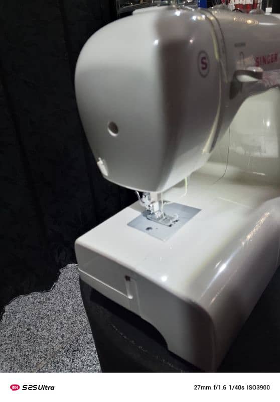 Singer Automatic Sewing Machine 4