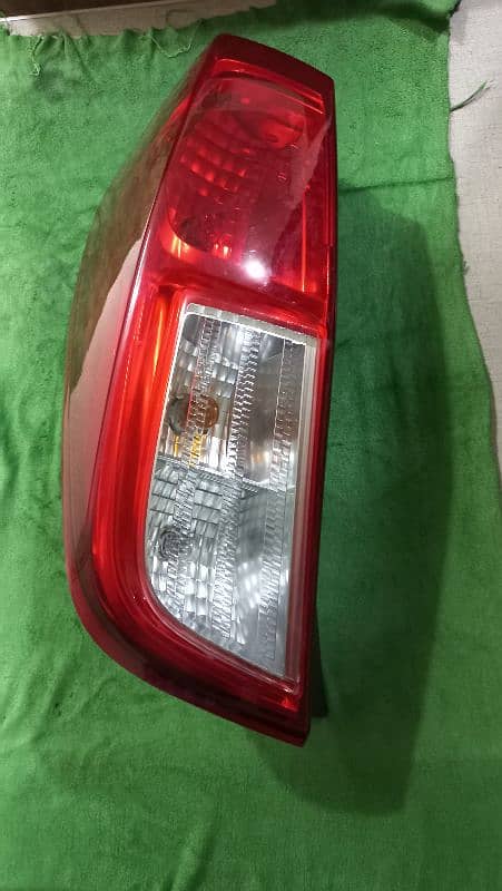 Mitsubishi Ek Space , Tail Light 1