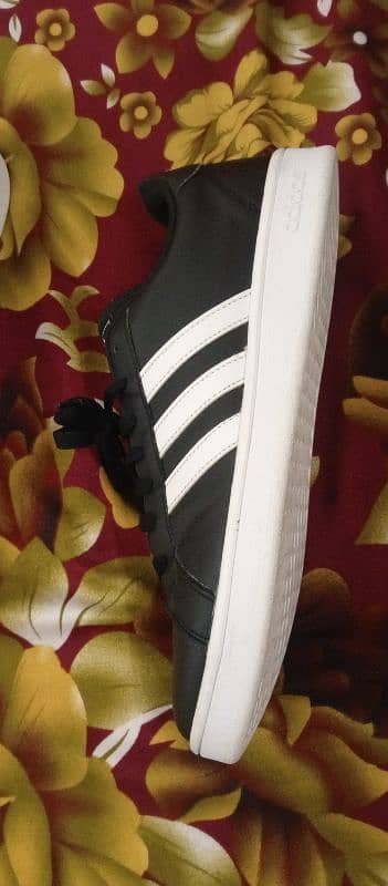 Adidas Grand Court Size 9.5 UK , 10 US 2