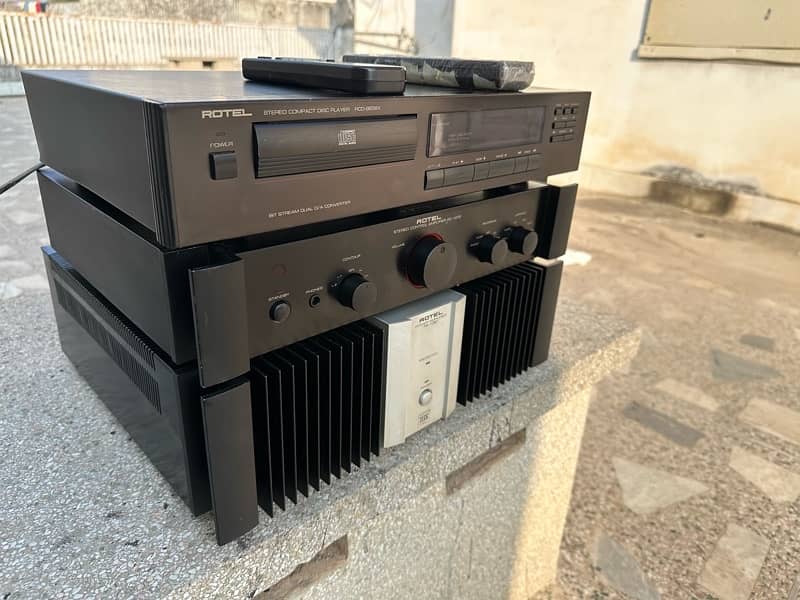 rotel power amplifier preamplifier & cd player 2