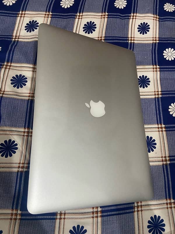 Mackbook pro 15 inch-mid 2014 3