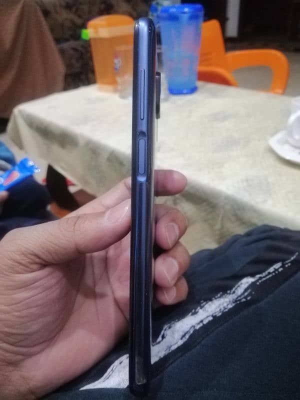 Redmi Note 9S in neat condition 3