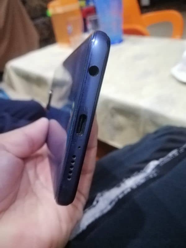 Redmi Note 9S in neat condition 4