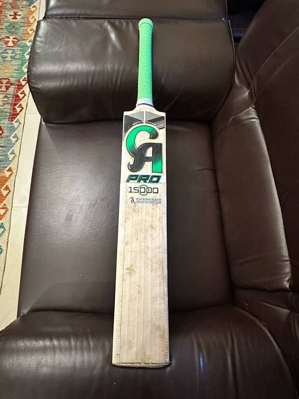 CA Pro 15000 Cricket Bat 0