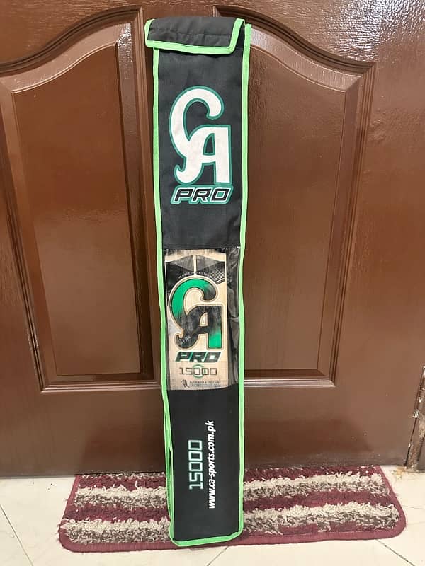 CA Pro 15000 Cricket Bat 1