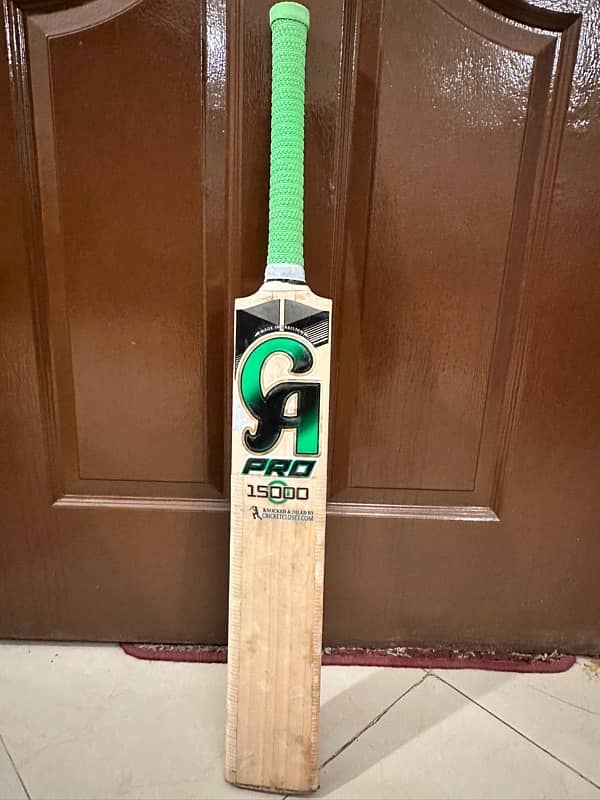 CA Pro 15000 Cricket Bat 5