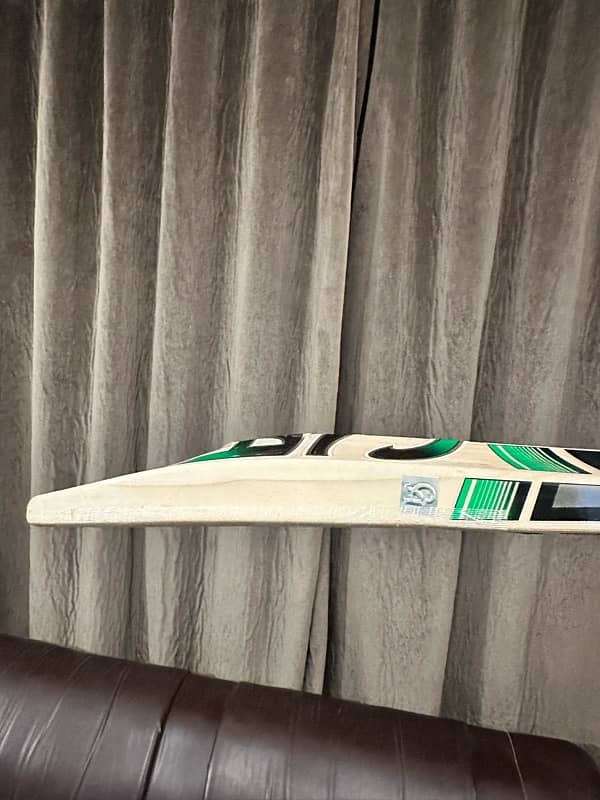 CA Pro 15000 Cricket Bat 8