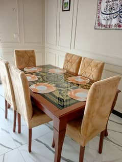 6 cahirs dinning table