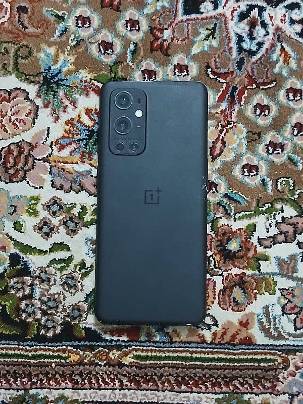 ONE PLUS 9 PRO (FRONT AND BACK LITTLE CRACKED] 0