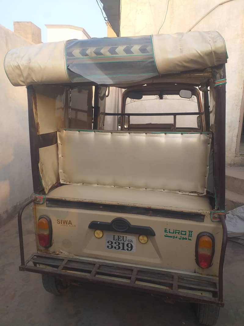 Good condition LPG RIKSHA 4