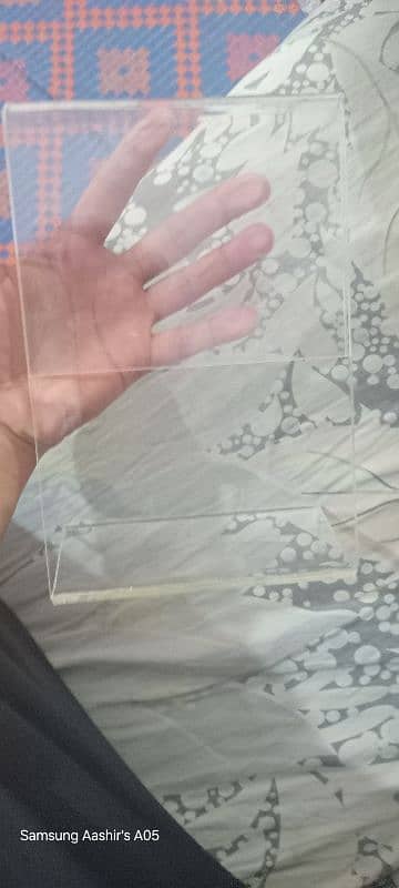 PLASTIC TRANSPARENT CRYSTAL UNBREAKABLE 2