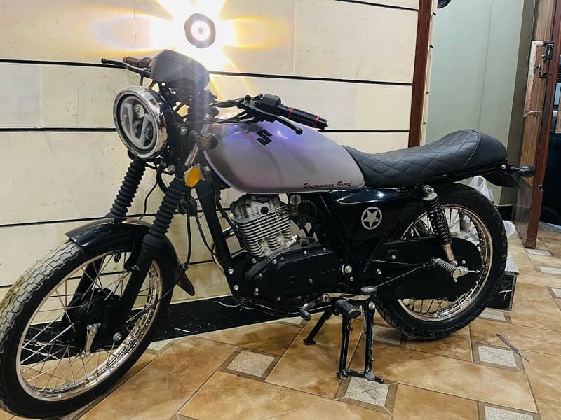 Suzuki 150cc CafeRacer 3