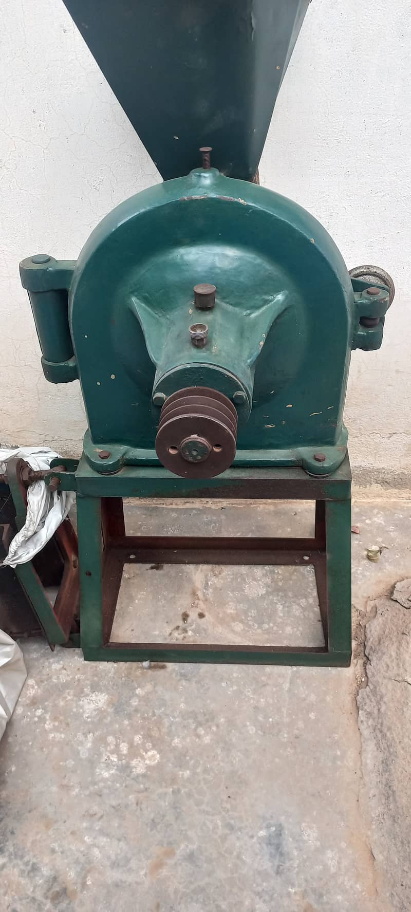 CHINA CHAKKI ATTA MACHINE with motor 3