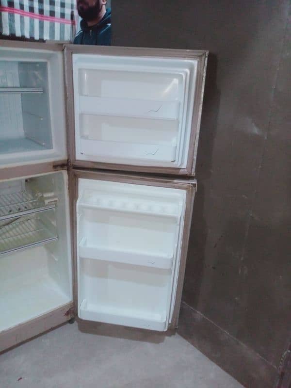 Fridge for sale (Dawlance) 4