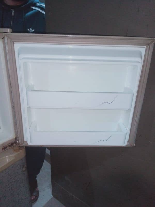 Fridge for sale (Dawlance) 6