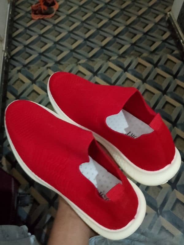 shoes new he bilkul size 42 number he 1