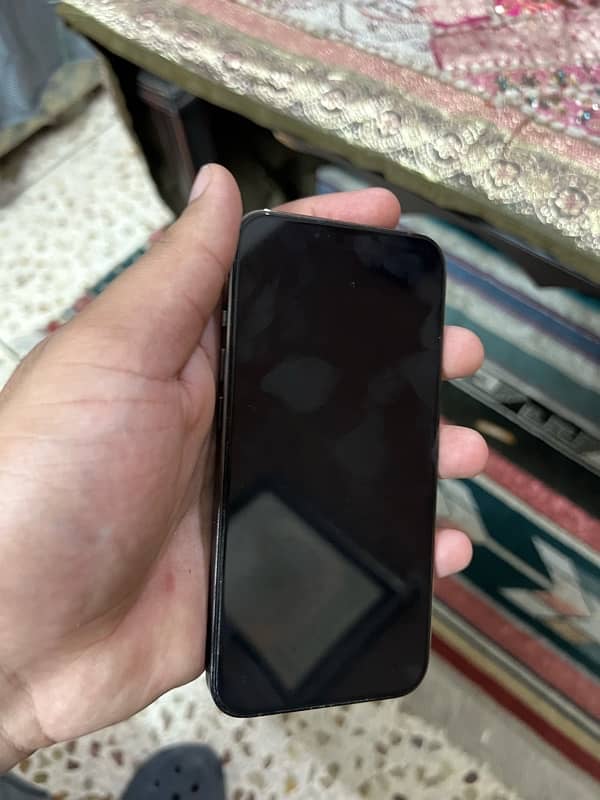 Iphone 13 pro (Black color) 2