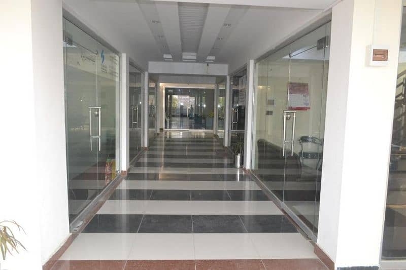 Furnished or non furnished office for rent 6