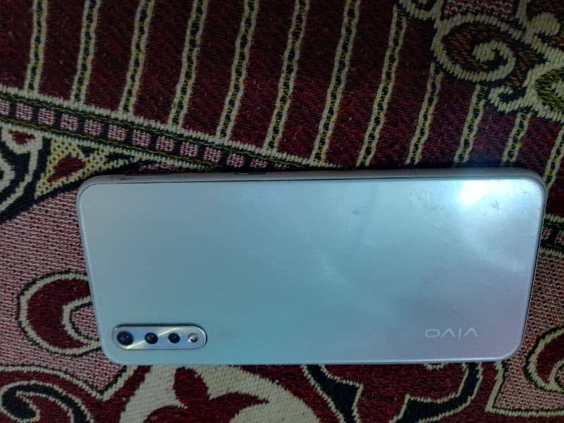 vivo 1907 4 128 10/8 condition box mis. fingerprint ok . 0