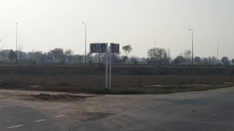 1 Kanal Plot for sale in DHA Phase 8- Z- 1, IVY Green , Lahore 7